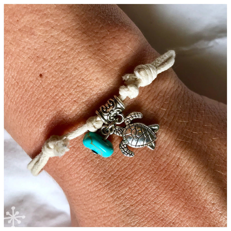 Turtle bracelet with turquoise