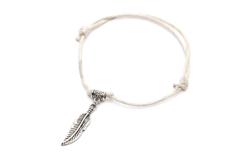 Feather bracelet with sliding knots